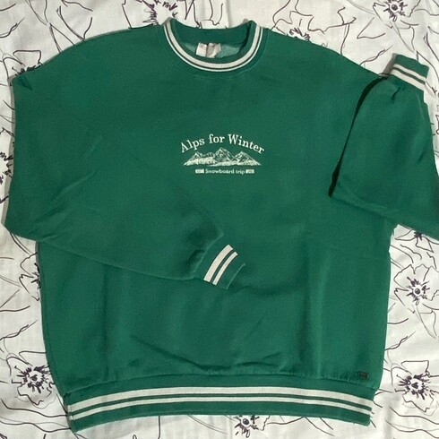 Sweatshirt