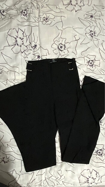 Yırtmaçlı pantolon
