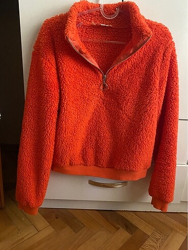 Turuncu sweatshirt