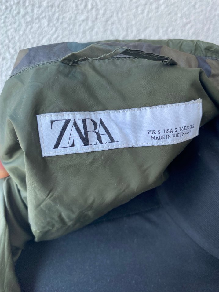 Zara Düğmeli Haki Kamuflaj Erkek Yağmurluk - Görsel 3