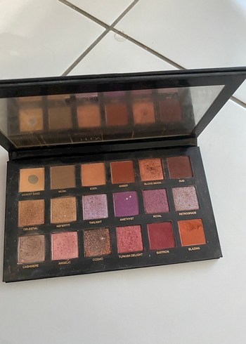 Huda Beauty Desert Göz Farı Paleti - Görsel 2