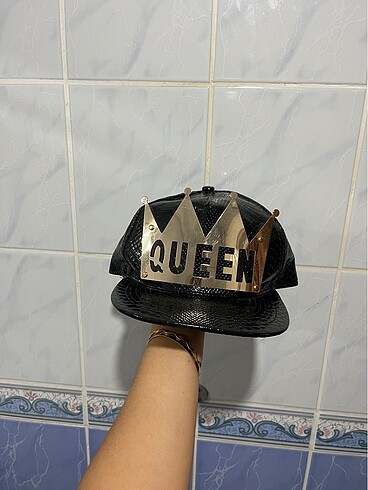 Queen şapka