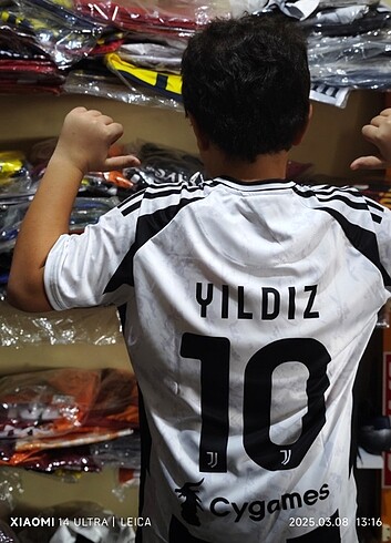 l Beden JUVENTUS KENAN YILDIZ ÇUBUKLU FORMA