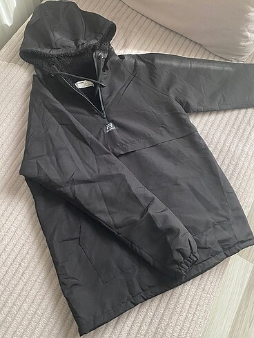 Pull and Bear Pull and bear yağmurluk