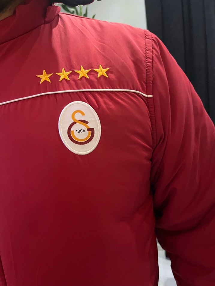 Galatasaray Kırmızı-Sarı Fermuarlı Erkek Yelek - Görsel 3