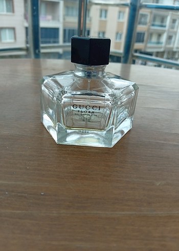 Gucci Flora Kadın Parfümü 50 ml