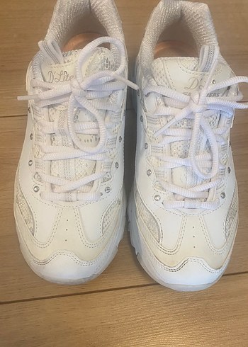 Skechers Beyaz Bağcıklı Kadın Spor Ayakkabı