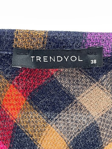 38 Beden çeşitli Renk Trendyol & Milla Gömlek %70 İndirimli.