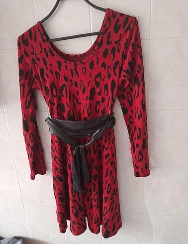 l Beden Kırmızı Leopar Elbise
