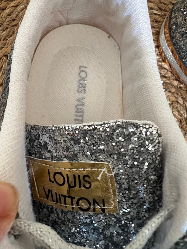 Parlak Gümüş Sneaker,Şıklık ve Rahatlık Bir Arada /Louis Voitton — görsel 6/12