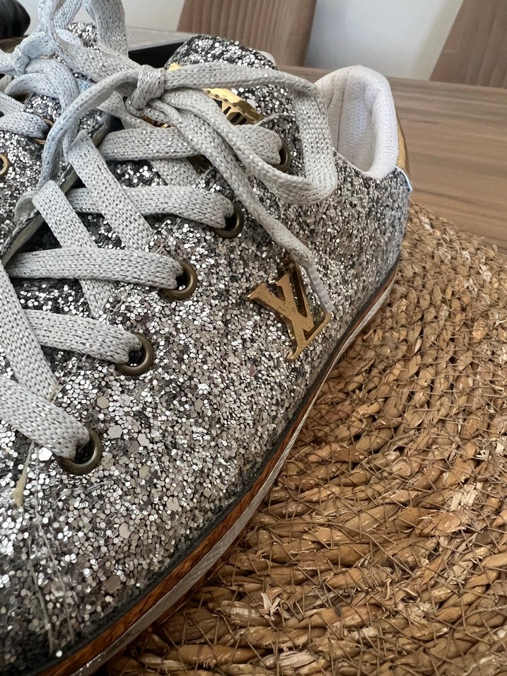 Parlak Gümüş Sneaker,Şıklık ve Rahatlık Bir Arada /Louis Voitton — görsel 10/12