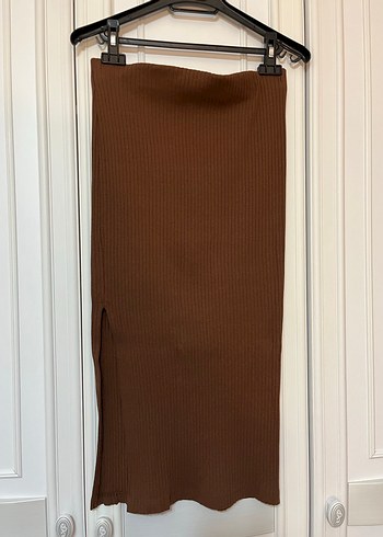 Triko yırtmaçlı midi etek - Görsel 2