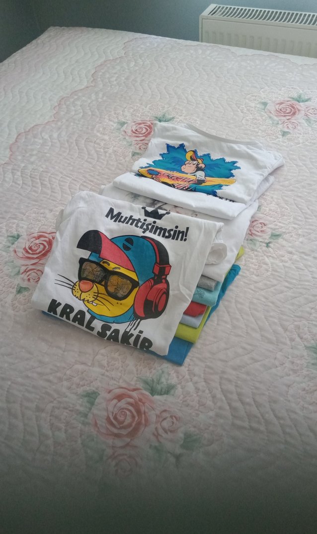 renkli lc Waikiki 7/8 yaş tişört - Görsel 2