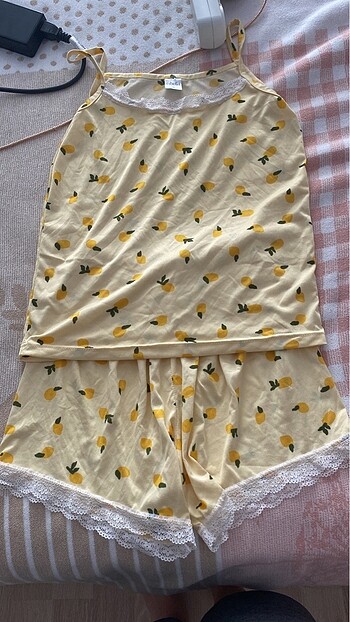 Sıfır Limon Desenli Yazlık Şortlu Pijama Takımı