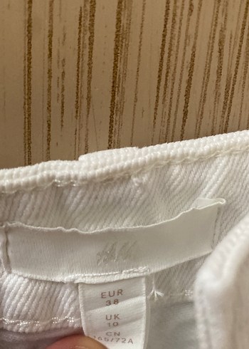 38 Beden H&M Beyaz Pamuklu Salaş Mini Kot Şort