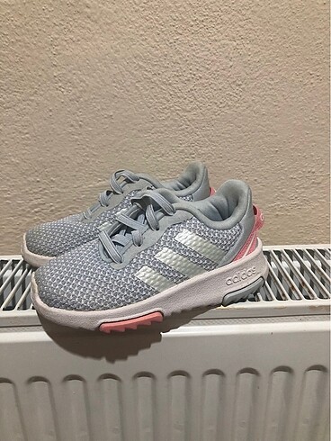 Sıfır gibi Adidas