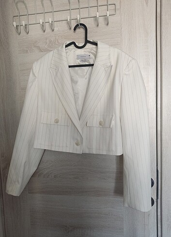 Beyaz crop blazer ceket