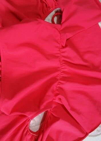 LC Waikiki LCW Kolları fırfırlı bikini üstü