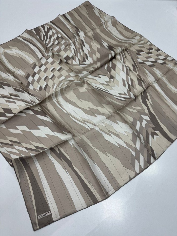 Armine Yeni Sezon Twill İpek eşarp spor model geometrik desen - Görsel 3