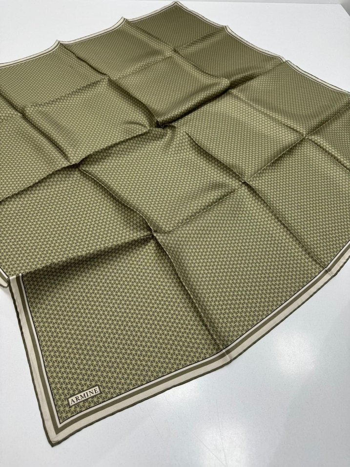 Armine Twill İpek Eşarp geometrik çıtır desen spor casual model - Görsel 3