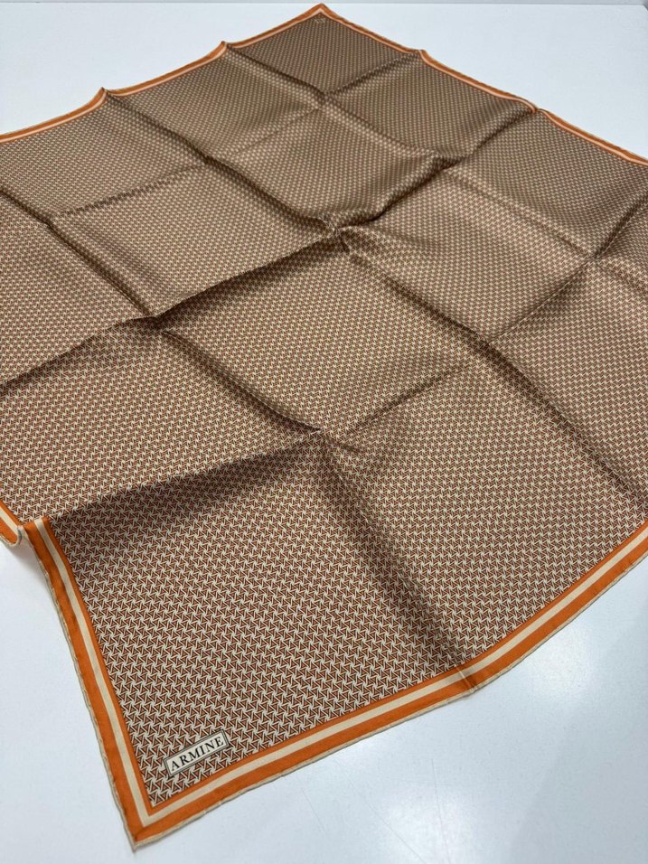 Armine Twill İpek Eşarp geometrik çıtır desen spor casual model - Görsel 2
