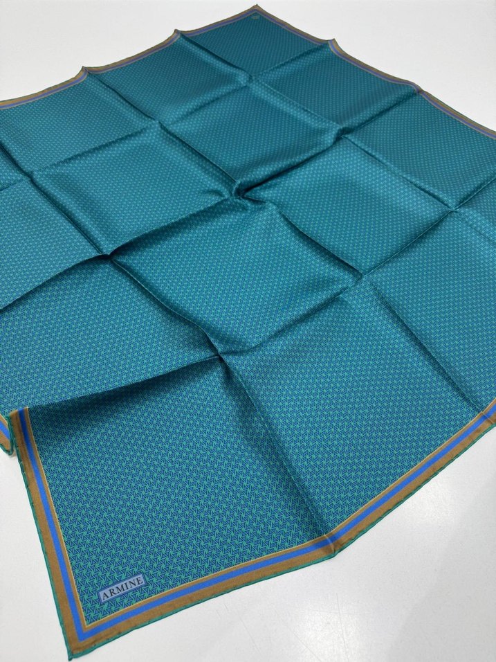 Armine Twill İpek eşarp küçük geometrik desen spor model - Görsel 2