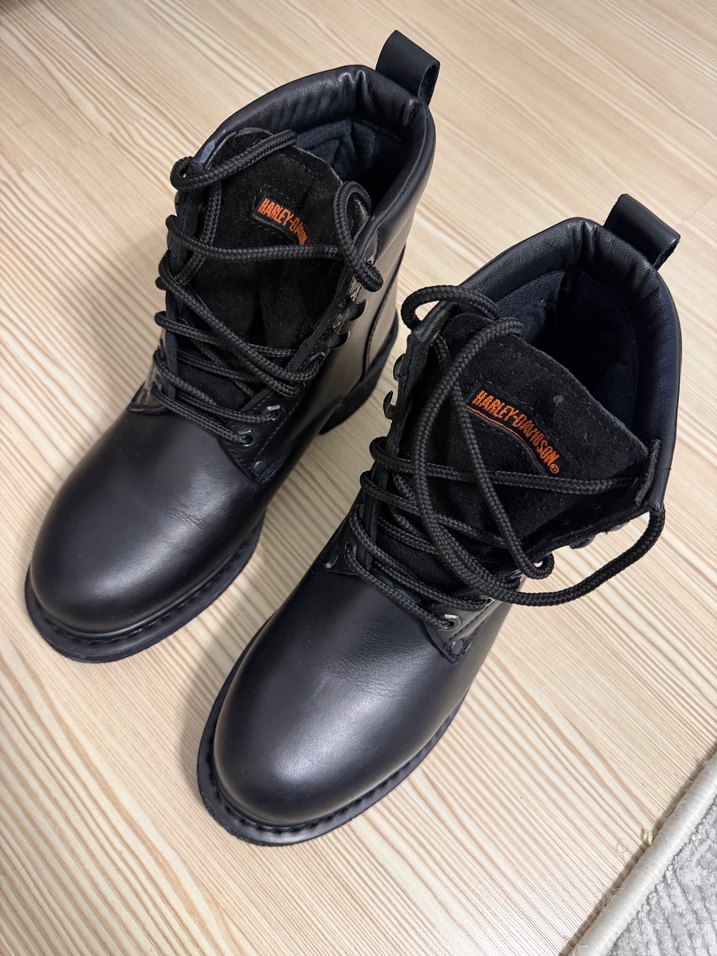 Harley Davidson Siyah Kadın Bot — görsel 2/5