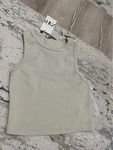 Zara Krem crop
