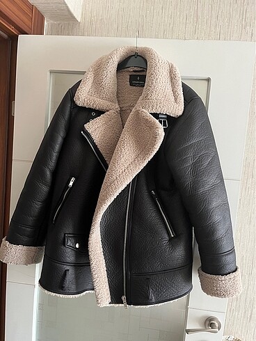 Stradivarius kürklü mont