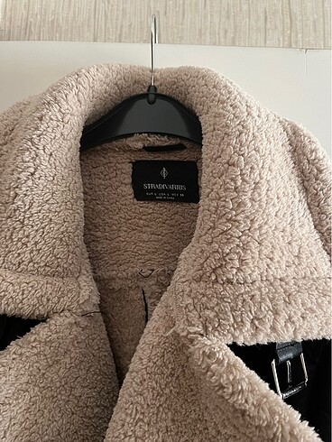 Stradivarius Stradivarius kürklü mont