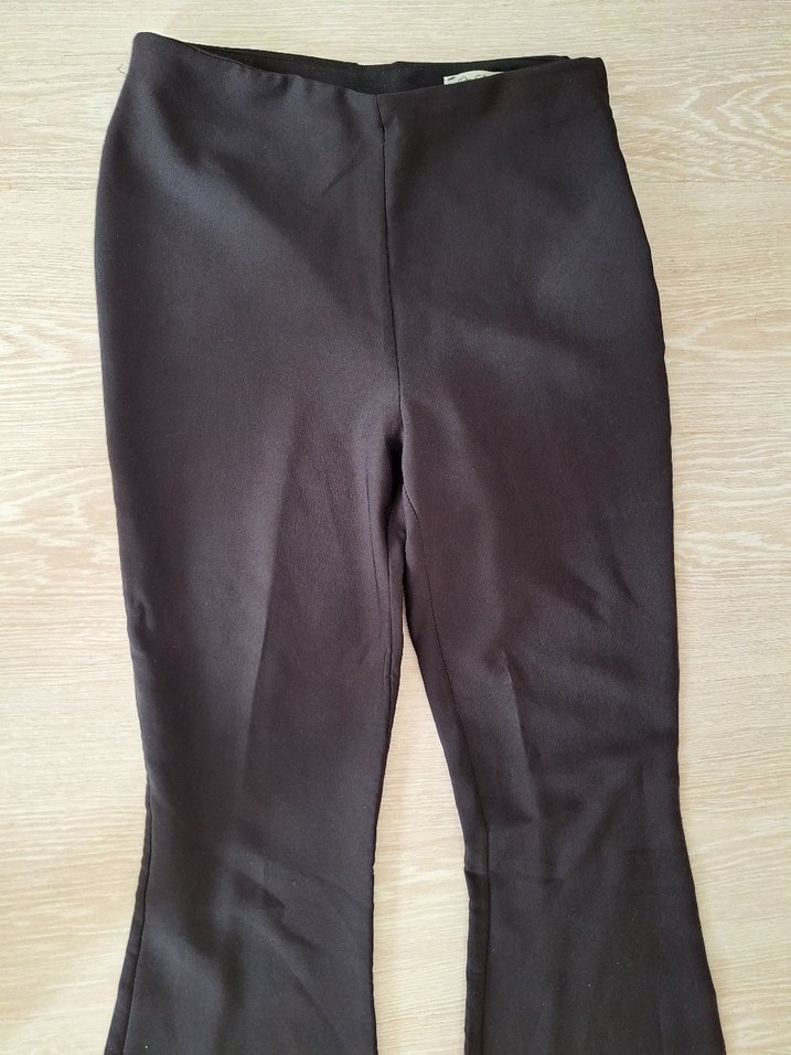 Siyah Kadın Pilili İspanyol Paça Pantolon - Görsel 2