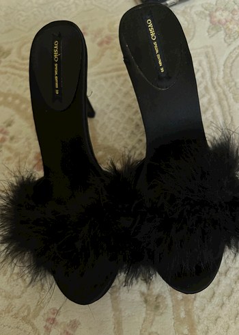 Siyah Tüylü Stiletto Topuklu Terlik