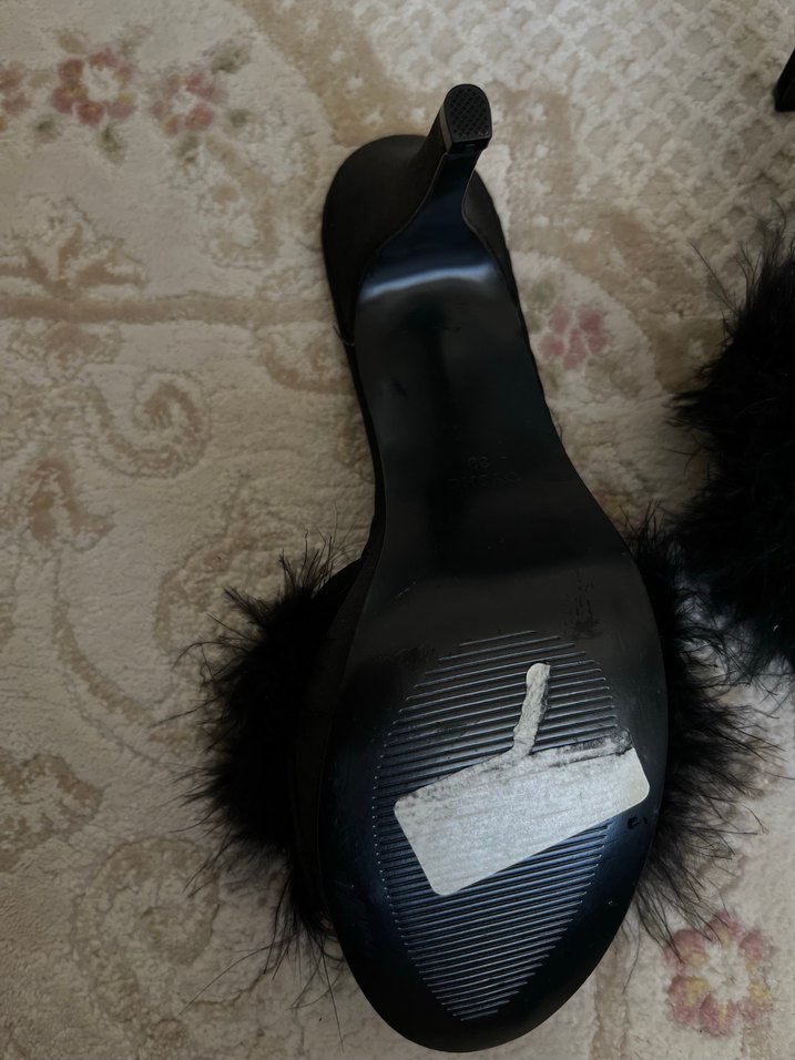 Siyah Tüylü Stiletto Topuklu Terlik - Görsel 2