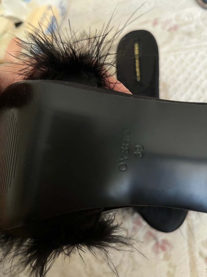 Siyah Tüylü Stiletto Topuklu Terlik - Görsel 3