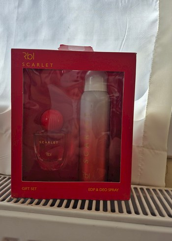 Rbl Scarlet Kadın Parfüm ve Deo Seti - Görsel 3
