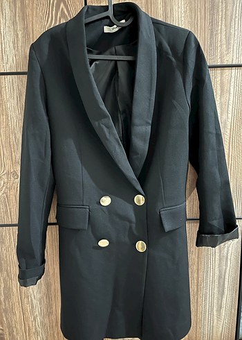 Kadın Siyah Uzun Düğmeli Blazer Ceket