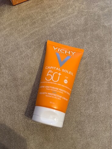 Vichy 50 faktör