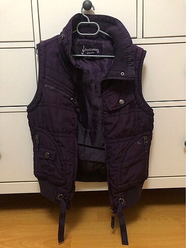 Stradivarius yelek
