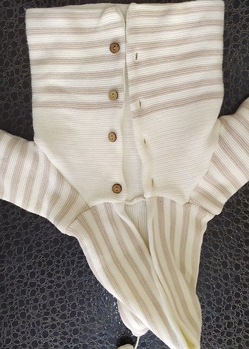 Düğmeli Uzun Kollu bebek Hırkası - Görsel 2