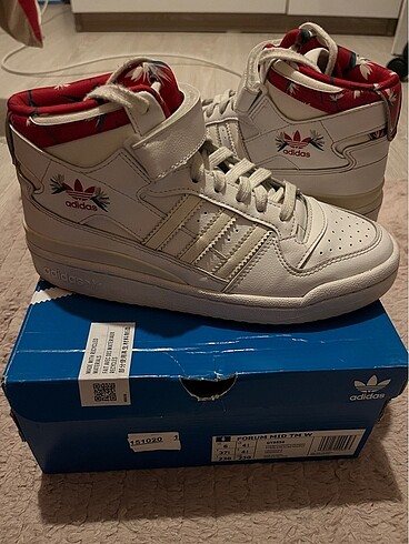 Adidas forum mid