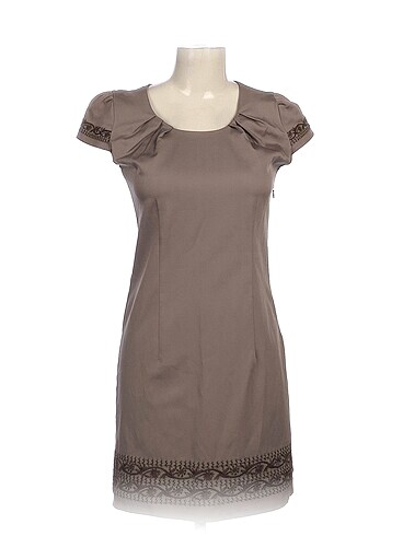 PreLoved Kısa Elbise %70 İndirimli.