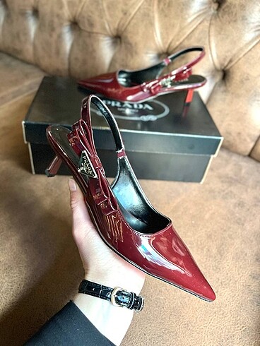 37 Beden siyah Renk PRADA TOPUKLU AYAKKABI
