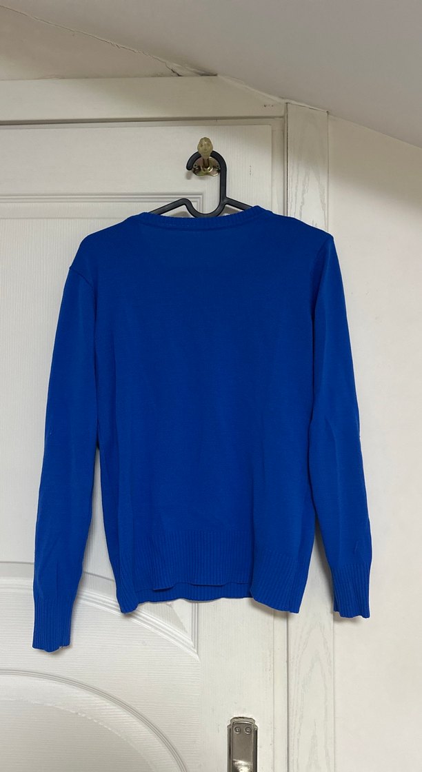 Mavi V Yaka Kadın Triko Kazak - Görsel 2