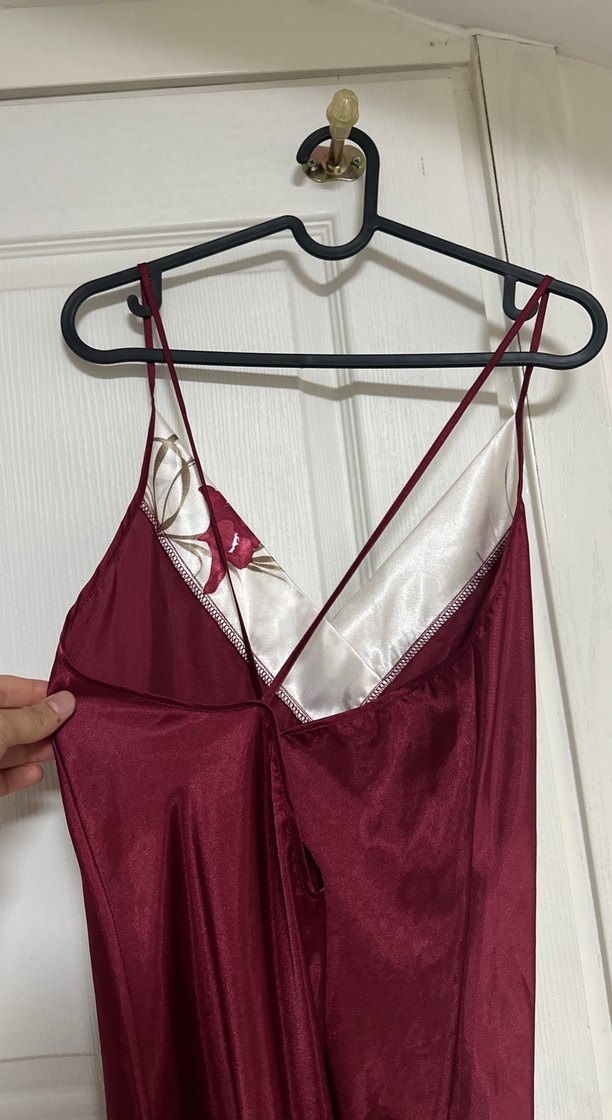 Bordo V Yakalı Uzun Saten Gecelik - Görsel 3
