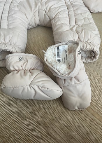 Zara Kız Bebek Kapüşonlu Beyaz Kürklü Tulum - Görsel 5