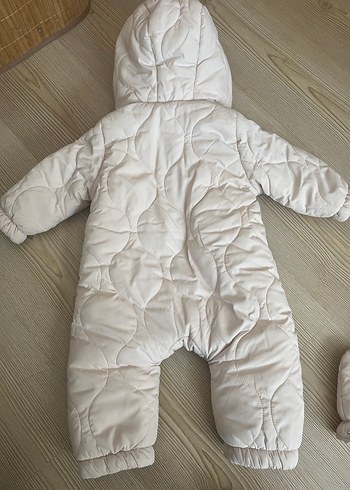 Zara Kız Bebek Kapüşonlu Beyaz Kürklü Tulum - Görsel 4