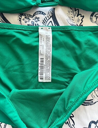 m Beden yeşil Renk Oysho bikini takımı