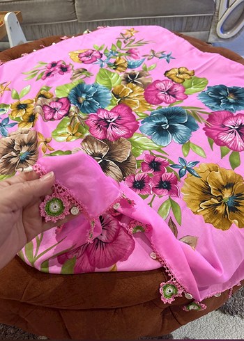 Pembe Çiçek Desenli Kadın yazma - Görsel 3