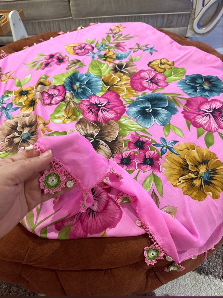 Pembe Çiçek Desenli Kadın yazma - Görsel 3