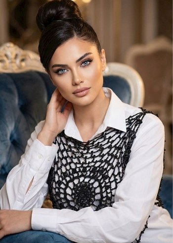 Dantel Detaylı Siyah Örgü Kolsuz file Bluz - Görsel 2